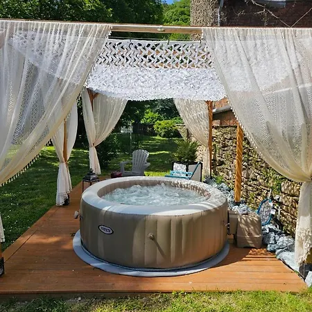 فندق مبيت وإفطار Bastide Du Thore 3*